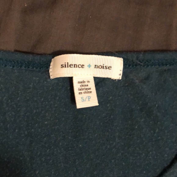 Silence + noise t-shirt - Picture 2 of 3